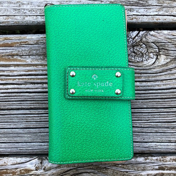 kate spade Handbags - Kate Spade ♠️ green wallet!!
